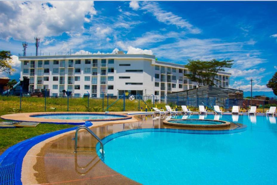 Apartamento Cerca Parque Del Cafe Con Piscina 몬테네그로 외부 사진