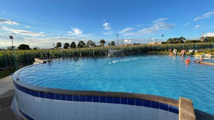 Apartamento Cerca Parque Del Cafe Con Piscina 몬테네그로 외부 사진